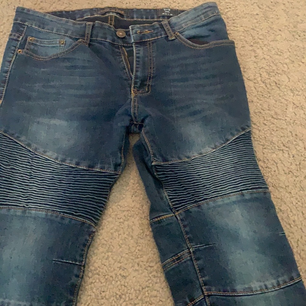 Jeans. - Picture 2 of 5